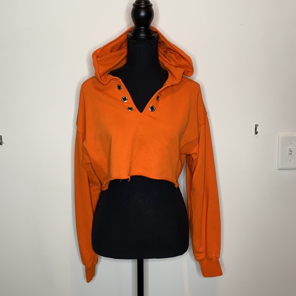 Sweater Crop Top - Picture 2 of 4